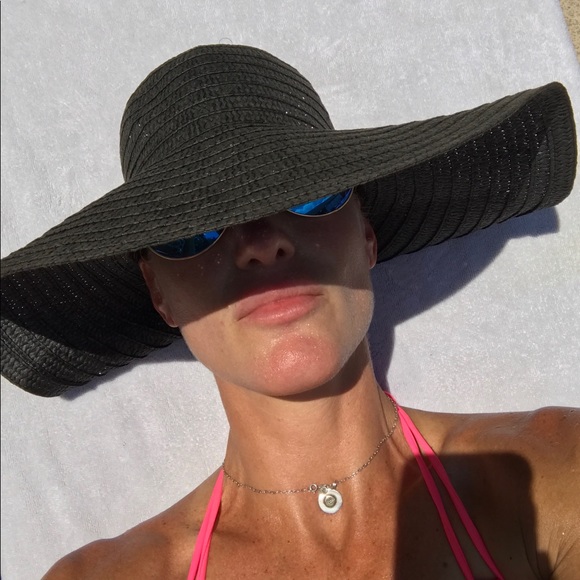 Meet your Posher, Niki - Picture 1 of 1